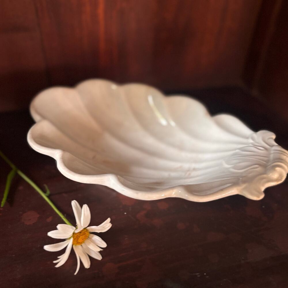 Antique Anthony Shaw White Ironstone Shell-Shaped Dish Burslem, England 1860-70s
